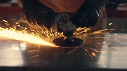 Operaio catanese si taglia la gamba col flex in un cantiere ad Acate