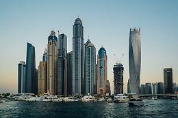 Studenti italiani bloccati per il Covid a Dubai: i positivi salgono a 200