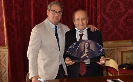 I 90 anni del decano dei cronisti parlamentari siciliani: &laquo;Vi racconto la mia Ars&raquo;