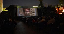 Applausi e consensi all'Arena Adua di Catania per "Milena, la luna"