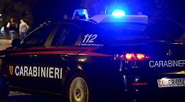 Tentano furto a distributore di carburante con un'auto rubata che poi bruciano