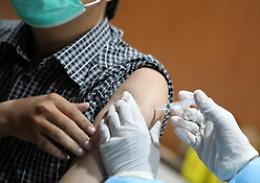 Vaccini, Crisanti: «Chi ha fatto J&amp;J a giugno, adesso è scoperto»