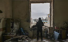 Ucraina-Russia: oggi secondo round di colloqui, ma si spara ancora. Kiev resiste, a Kharkiv i paracadutisti dell’esercito russo