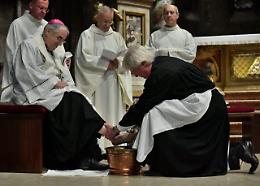 Cei: Settimana Santa, ok a processioni e lavanda dei piedi