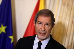 Musumeci risponde a Toscani: «Un idiota, niente di più»