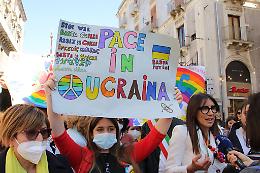 Corteo studenti catanesi contro la guerra, Mirabella: «Avevamo bisogno di dire sì alla pace»