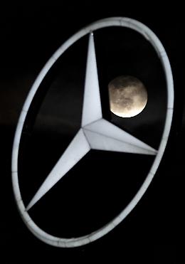 Mercedes: utile sale nonostante guerra, +3% a 3,6 miliardi