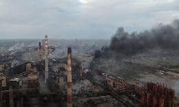 "In Mille fuori dall'Azovstal": gli "eroi dell'Ucraina" lasciano sempre più vuoto il loro fortino