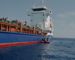 Oltre 900 profughi su tre navi Ong in attesa di un porto sicuro in Sicilia