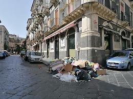 Caos rifiuti a Catania, sindacati chiedono stato di emergenza: "C'è ulteriore rischio aumento Tari"
