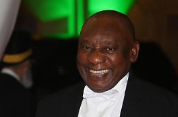 Sudafrica: Anc torna a riunirsi su caso del presidente Ramaphosa