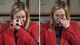 Meloni commossa alla cerimonia dell'Hannukah al museo ebraico: «Leggi razziali ignominia»