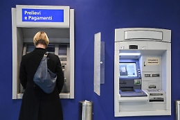 Le bollette intaccano i risparmi: &egrave; boom di prelievi dai conti correnti