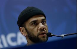 Violenza sessuale, Dani Alves arrestato dalla polizia catalana