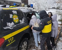 Bus bloccato sull'Etna, passeggeri soccorsi dalla GdF