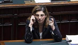 Laura Castelli portavoce di "Sud chiama Nord": la ex viceministra grillina passa con De Luca