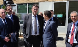 Visita di Giorgetti a Catania: «La St è orgoglio italiano, è il primo esempio di Pnrr realizzato»