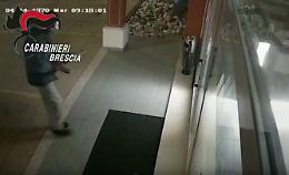 Raffica di Kalashnikov contro Poliambulatorio per gelosia