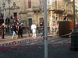Militello, un morto durante la festa del Patrono: le foto della piazza