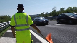 Incidente sulla Palermo-Catania: scontro tra due vetture, traffico bloccato verso il capoluogo etneo
