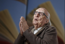 «Ponte sullo Stretto? Camilleri era a favore, per superare le insularità dei siciliani». Il dialogo di Savatteri con l'autore di Montalbano 