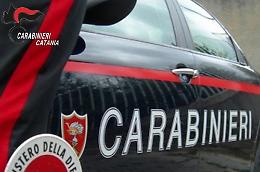 Catania, genitori in caserma per denunciare il figlio: lui appicca fuoco alla casa