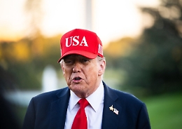 Trump a tutto campo: «Pronto a invocare Insurrection Act per le città». E su Gaza: «Presto accordo con Hamas» 