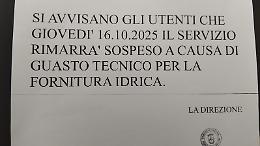 Biblioteca comunale V. Bellini aperta ma con i bagni chiusi e senza acqua