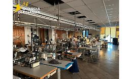 Contraffatti, spacciati come italiani (ma fatti in Cina) o non sicuri: 527 milioni di prodotti sequestrati nel 2025