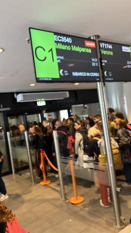 Bloccati 9 ore a Fontanarossa: l'odissea dei passeggeri di un volo diretto a Milano