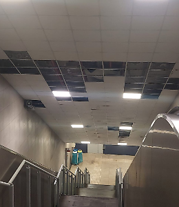 Catania: infiltrazioni d'acqua e buchi nel tetto alla stazione Nesima