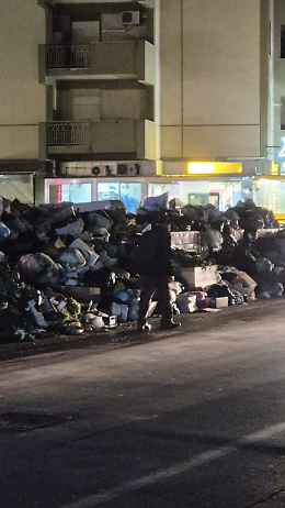 Palermo, via dell'Orsa Maggiore: TARI +8% ma strade sommerse dai rifiuti