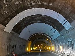 Il Cas indebitato fino al collo. «Ma  consulenze a peso d’oro»