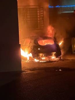 Bruciata l’auto del parroco nel cortile della chiesa