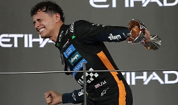 Lando Norris si laurea campione del mondo di Formula 1, ad Abu Dhabi vince Verstappen ma non basta per il titolo