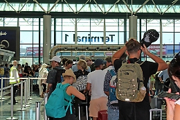 L’indagine di Altroconsumo sul caro voli a Natale: la Sicilia la più penalizzata, ecco perché