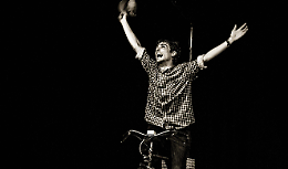 Rassegna “AltreScene”, da Zō “Mi abbatto e sono felice”, il teatro a impatto “0”