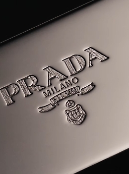 Prada far&agrave; produrre in India duemila kolhapuri chappals