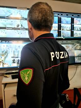 Ruba uno smartwatch da 600 euro al Terminal C dell'aeroporto: denunciato 