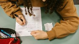 La madre di Anastasia non molla: battaglia per la scuola a Filicudi