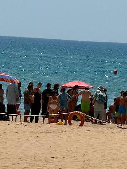 Scoglitti, ha un arresto cardiaco in spiaggia: salvato da tre medici bagnanti