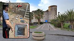 Castello Ursino, preso il ladro di rame che ha lasciato al buio il museo: beccato con 40 kg di cavi