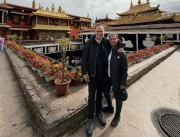 La campionessa di hockey e il manager Deloitte uniti dal sogno himalayano: chi sono i due italiani dispersi in Nepal