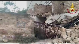 Crolla una palazzina, paura a Bagheria (Video)