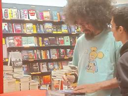 La musica che accompagna il fumetto, Caparezza incontra i fan alla Feltrinelli