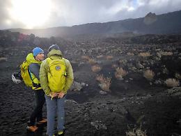 Le guide vulcanologiche contestano le nuove regole della Prefettura: &laquo;Ai turisti mostriamo solo la nebbia&raquo;