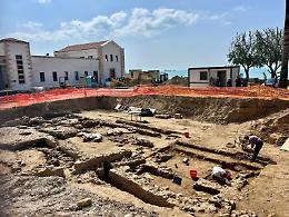  Nel sito di  Orto Fontanelle dopo i resti del quartiere greco l'antiquarium  con i reperti 