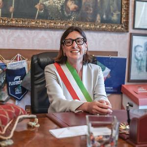 Modica, le scuole restano aperte e la sindaca subisce offese in serie