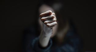 Vittoria, due episodi di violenza nello stesso giorno: quattro arresti per tentato omicidio e rapina