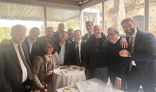 Pace e panelle: i nemici-amici tutti a festeggiare il compleanno di Gianfranco Miccich&egrave;